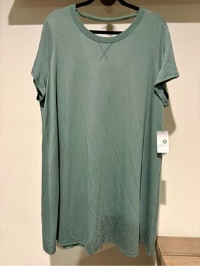 Xersion Short-Sleeve Tunic Dress in Sage Green